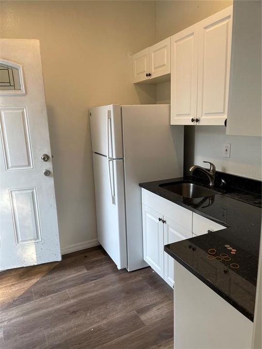 Recently Rented: $800 (1 beds, 1 baths, 988 Square Feet)