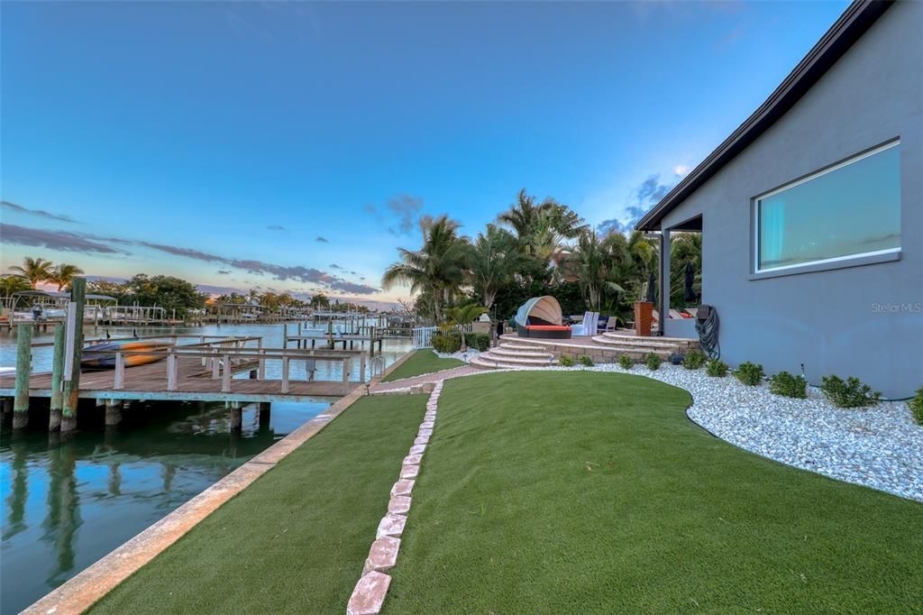 Recently Sold: $2,250,000 (4 beds, 4 baths, 3787 Square Feet)