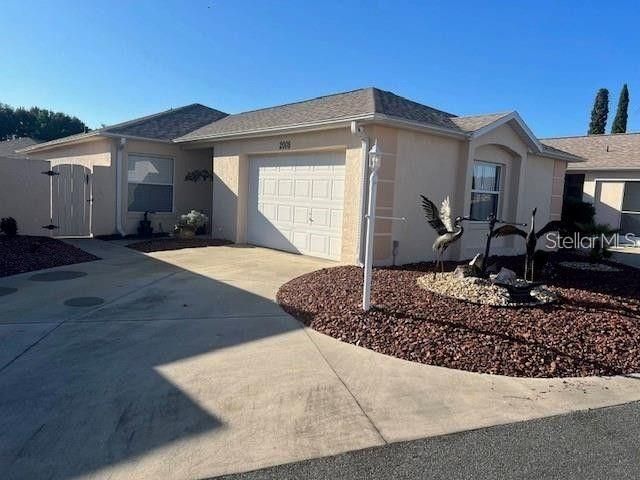 Recently Sold: $310,000 (2 beds, 2 baths, 1102 Square Feet)