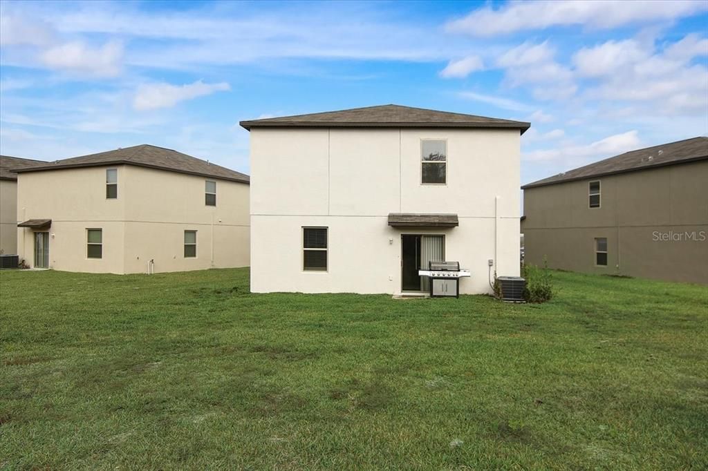 Recently Sold: $375,000 (5 beds, 2 baths, 2415 Square Feet)