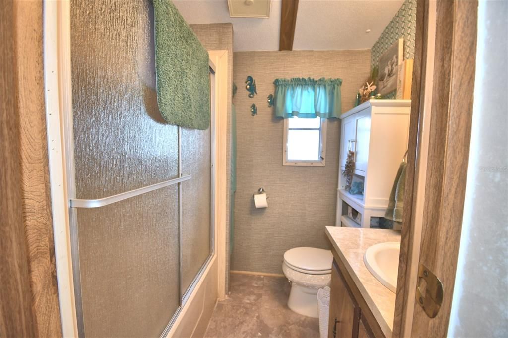 最近售出: $104,900 (2 贝兹, 2 浴室, 560 平方英尺)