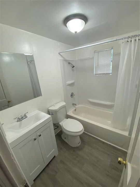 Recently Rented: $900 (2 beds, 1 baths, 712 Square Feet)