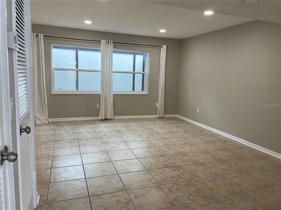 Recently Rented: $2,850 (2 beds, 2 baths, 1560 Square Feet)