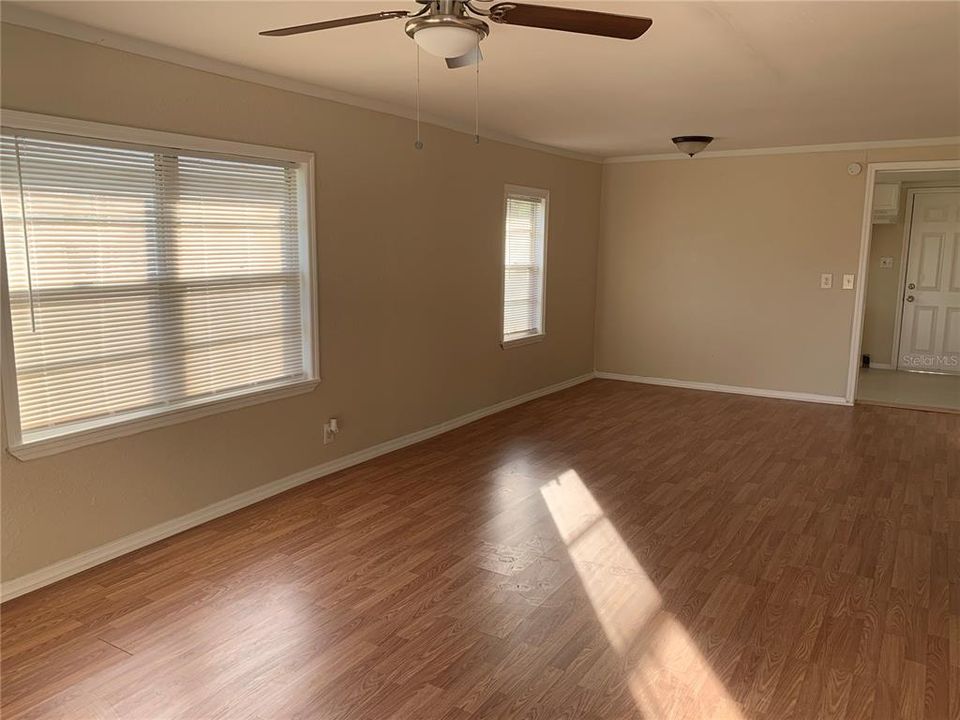 Recently Rented: $1,065 (2 beds, 1 baths, 768 Square Feet)
