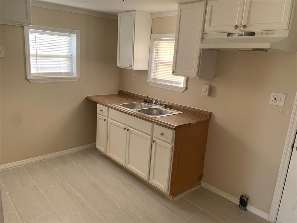 Recently Rented: $1,065 (2 beds, 1 baths, 768 Square Feet)