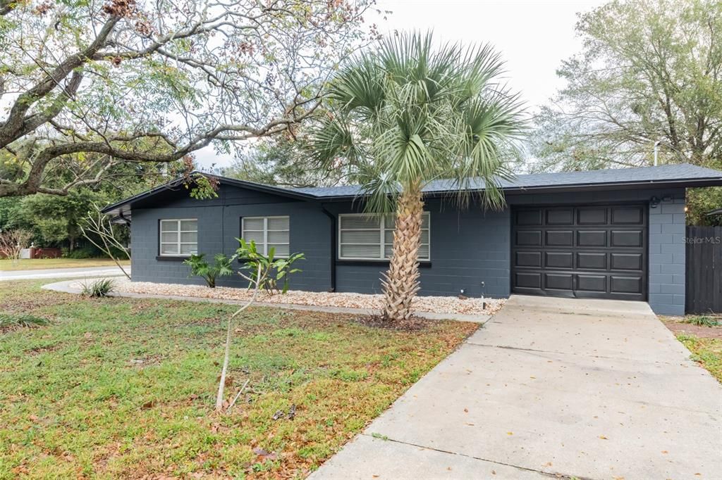 Recently Rented: $2,300 (3 beds, 2 baths, 1604 Square Feet)