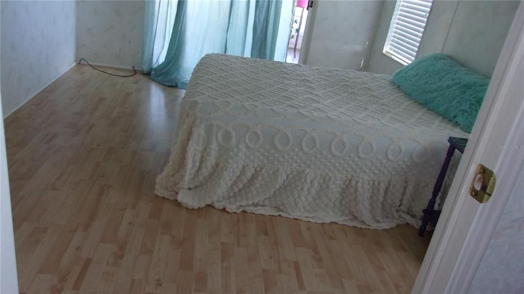 Vendido Recientemente: $88,900 (2 camas, 2 baños, 977 Pies cuadrados)