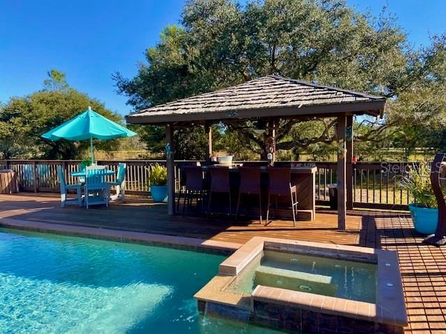 Recently Sold: $999,000 (5 beds, 2 baths, 2928 Square Feet)