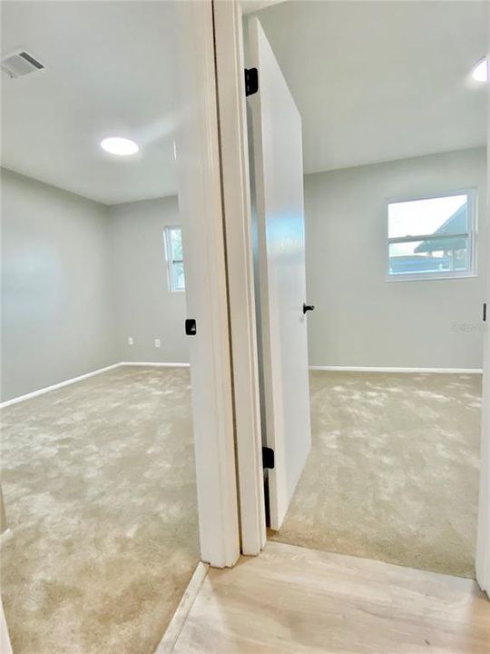 最近售出: $295,000 (4 贝兹, 2 浴室, 1170 平方英尺)