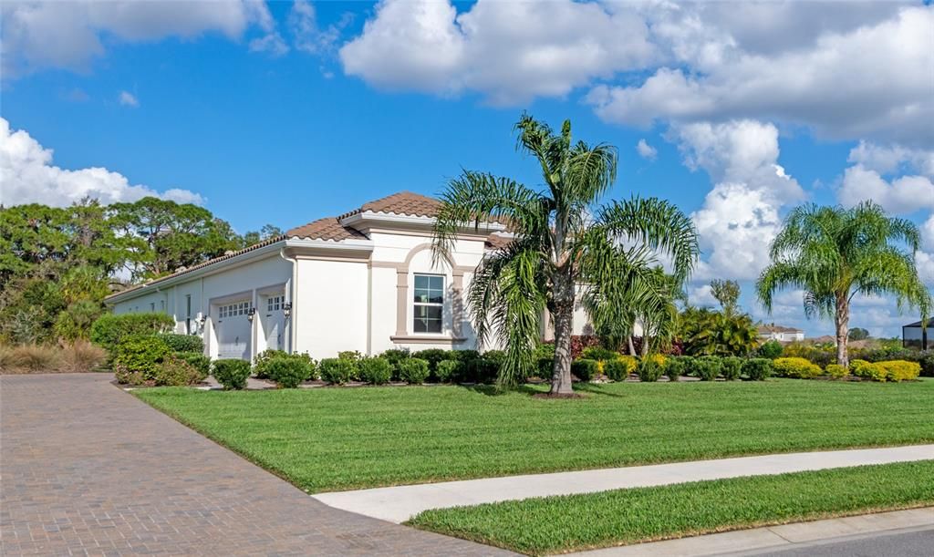 Recently Sold: $1,000,000 (4 beds, 4 baths, 3148 Square Feet)