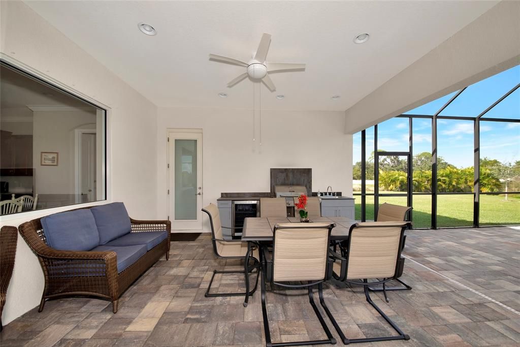 Recently Sold: $1,000,000 (4 beds, 4 baths, 3148 Square Feet)