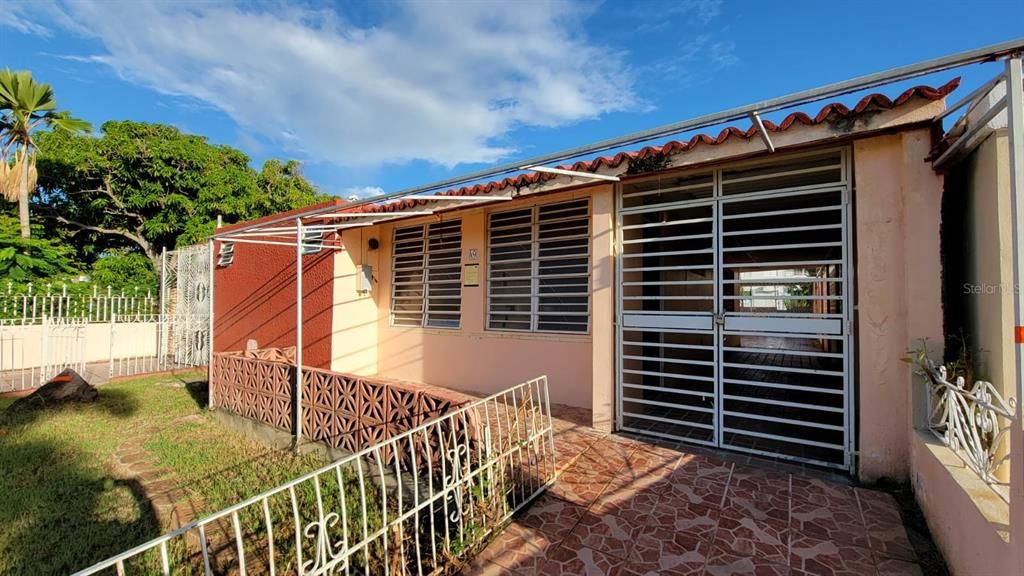 Recently Sold: $86,000 (3 beds, 2 baths, 1396 Square Feet)
