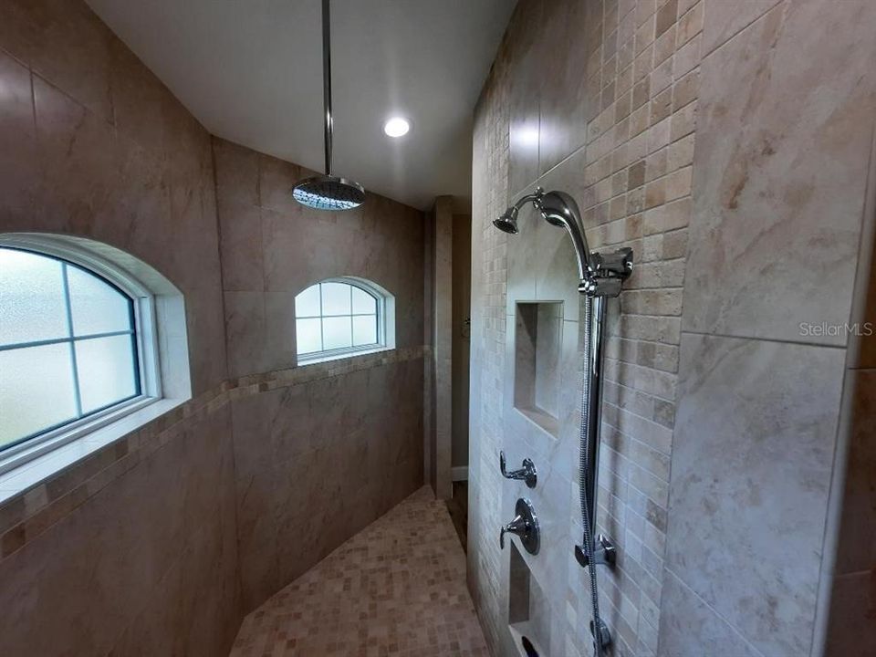 最近售出: $535,000 (3 贝兹, 2 浴室, 1899 平方英尺)