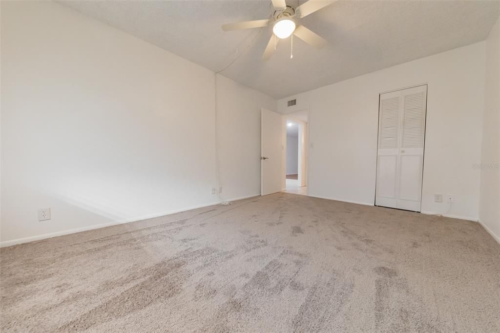 Recently Rented: $1,200 (1 beds, 1 baths, 1078 Square Feet)