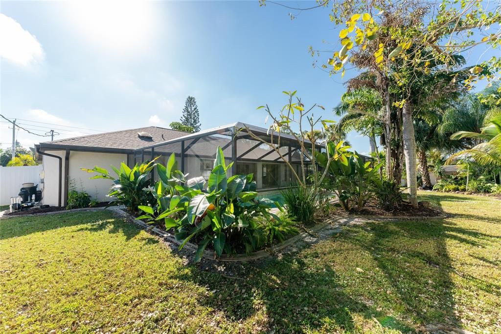 Recently Sold: $449,000 (3 beds, 2 baths, 1959 Square Feet)