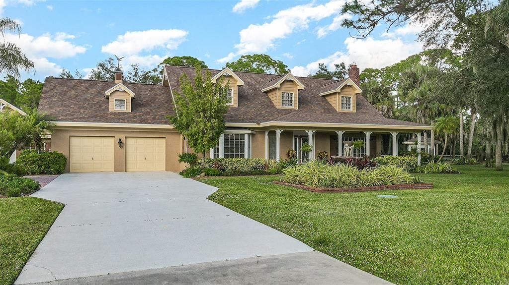 Recently Sold: $850,000 (4 beds, 3 baths, 3170 Square Feet)