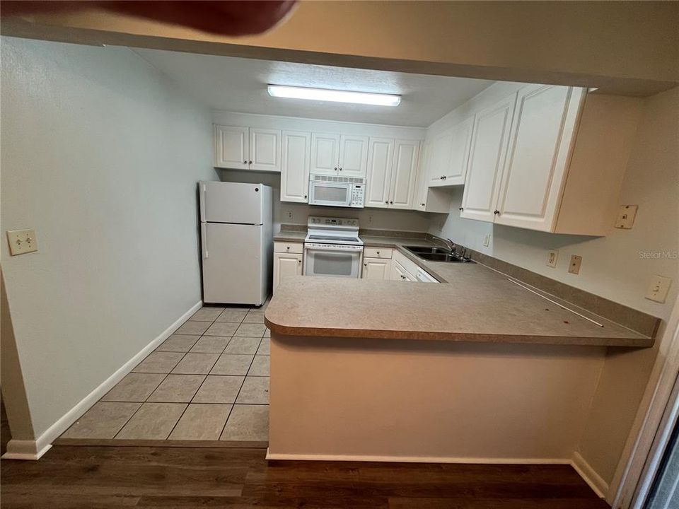 Recently Sold: $130,000 (3 beds, 2 baths, 1384 Square Feet)