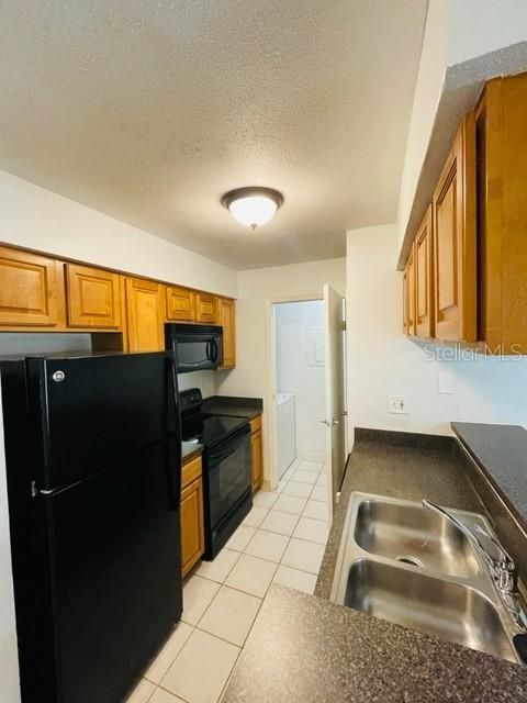 Recently Rented: $1,290 (2 beds, 1 baths, 800 Square Feet)