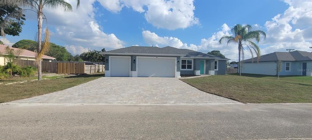 Recently Sold: $455,000 (3 beds, 2 baths, 1823 Square Feet)