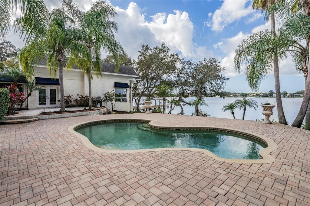 Recently Sold: $1,999,900 (6 beds, 5 baths, 7411 Square Feet)