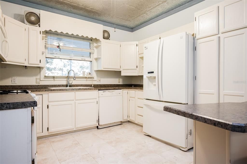 Recently Sold: $149,000 (2 beds, 2 baths, 1520 Square Feet)