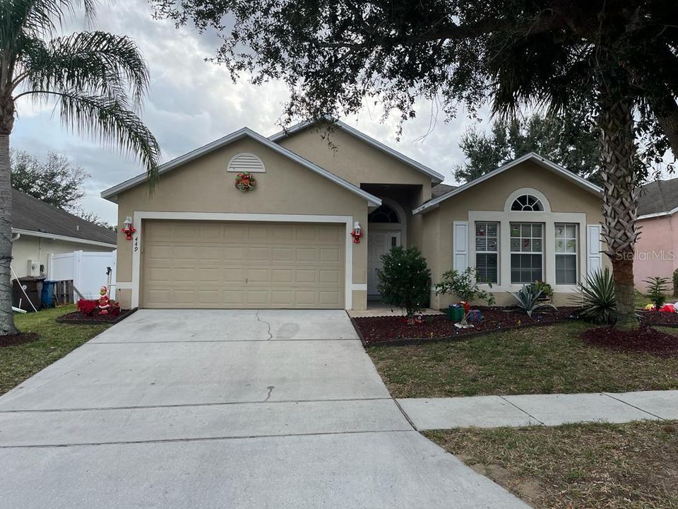 Recently Sold: $310,000 (4 beds, 2 baths, 1874 Square Feet)