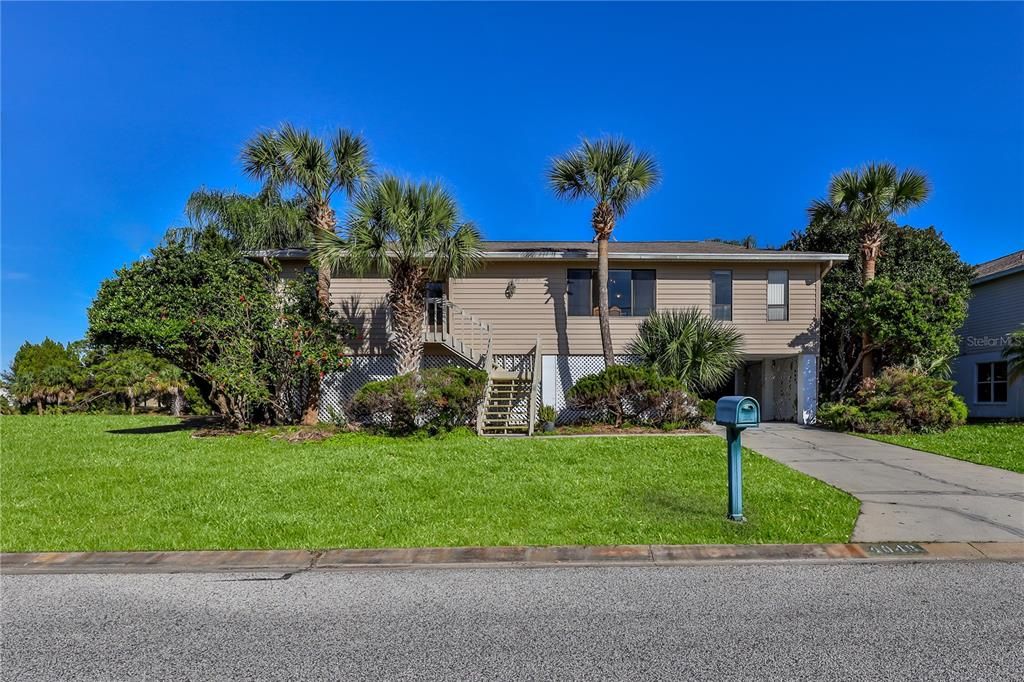 Recently Sold: $299,000 (2 beds, 2 baths, 1415 Square Feet)