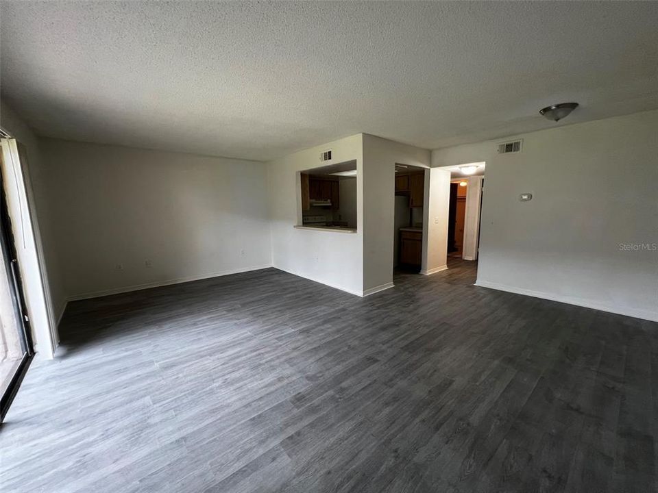 Recently Rented: $950 (1 beds, 1 baths, 733 Square Feet)