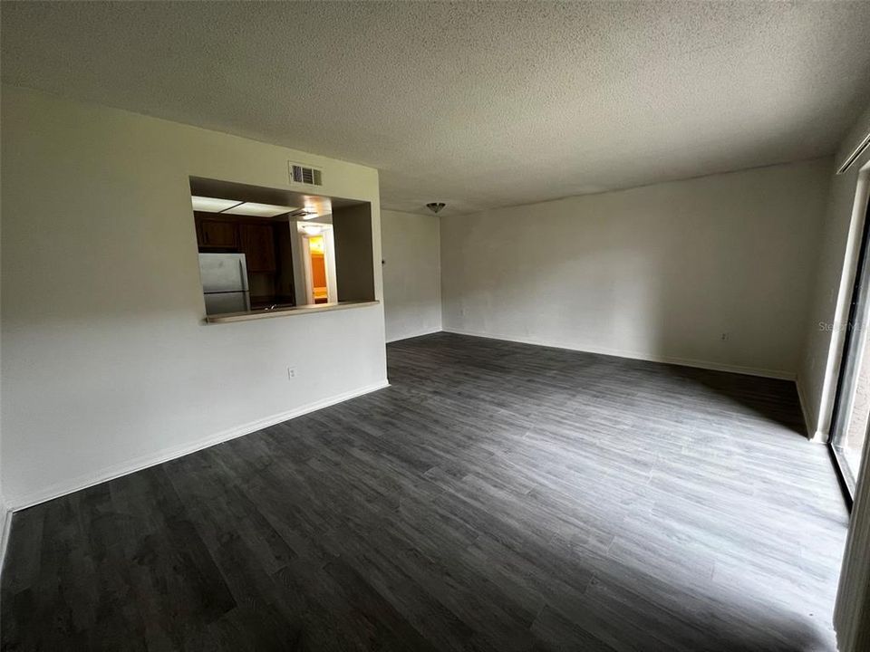 Recently Rented: $950 (1 beds, 1 baths, 733 Square Feet)