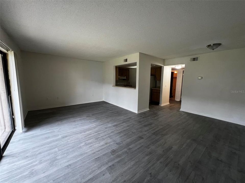 Recently Rented: $950 (1 beds, 1 baths, 733 Square Feet)