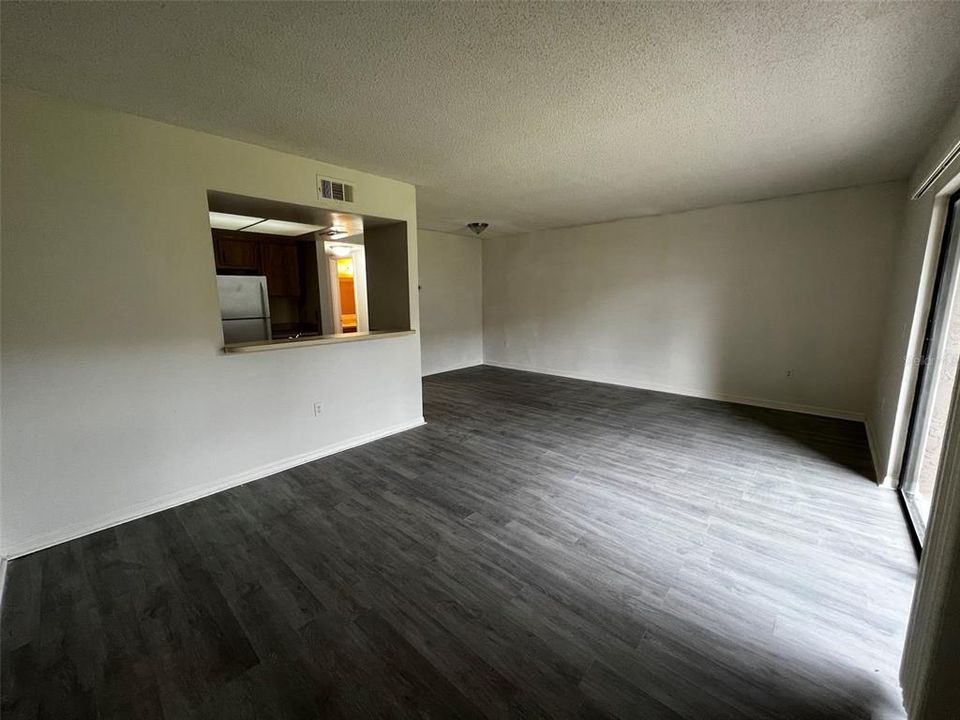 Recently Rented: $950 (1 beds, 1 baths, 733 Square Feet)