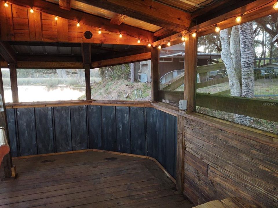 COVERED DECK