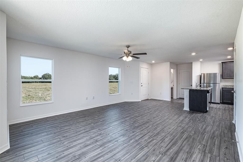 Recently Sold: $363,900 (3 beds, 2 baths, 1817 Square Feet)