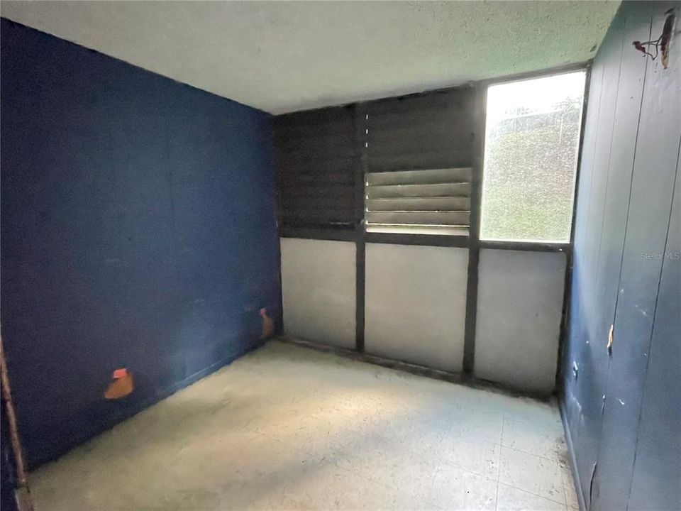 Vendido Recientemente: $36,000 (3 camas, 1 baños, 835 Pies cuadrados)