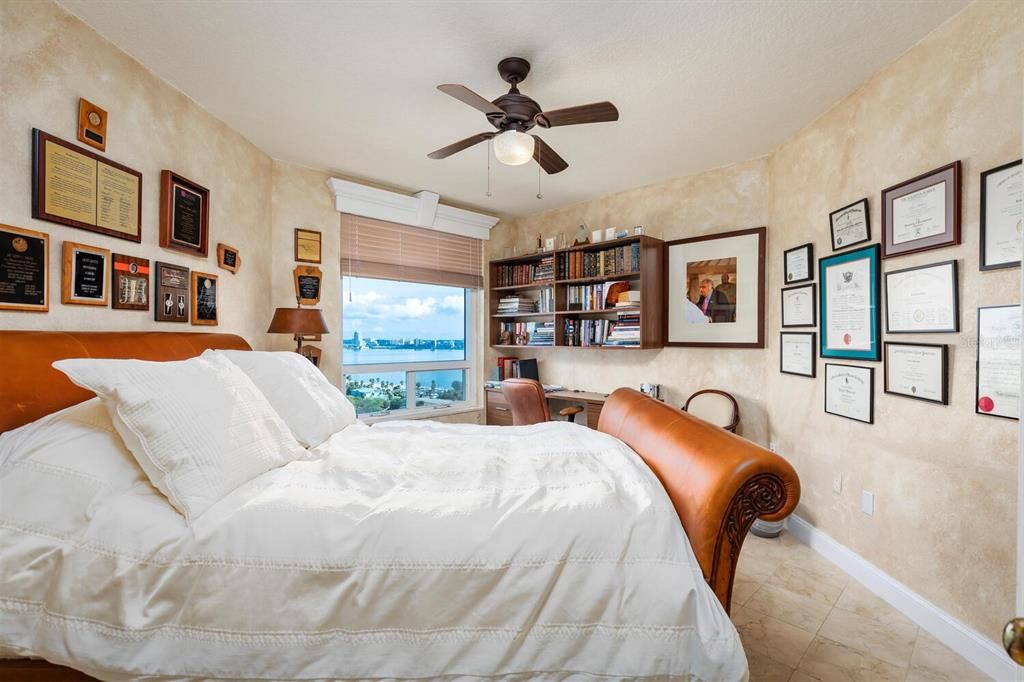 Recently Sold: $2,098,000 (3 beds, 3 baths, 2521 Square Feet)