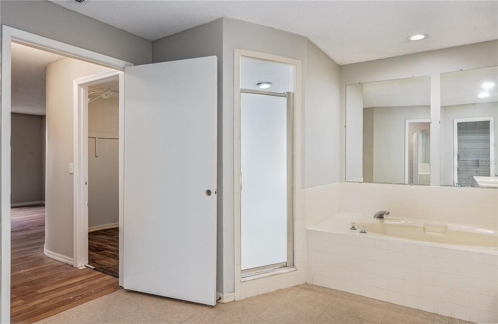 最近售出: $525,000 (4 贝兹, 2 浴室, 2590 平方英尺)