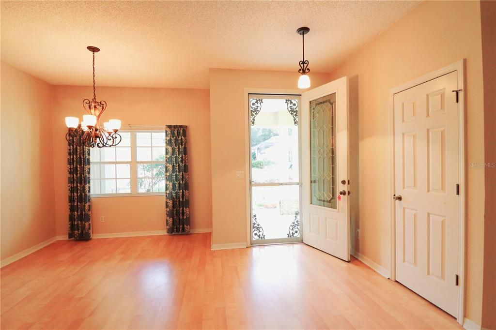 Recently Sold: $250,000 (3 beds, 2 baths, 1632 Square Feet)