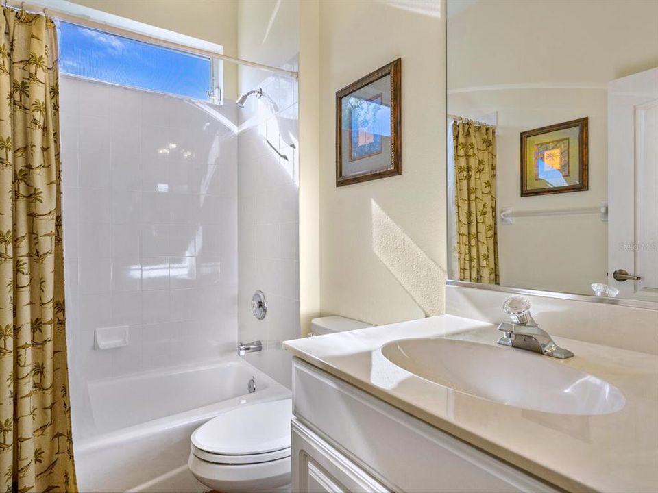 最近售出: $515,000 (3 贝兹, 2 浴室, 1931 平方英尺)