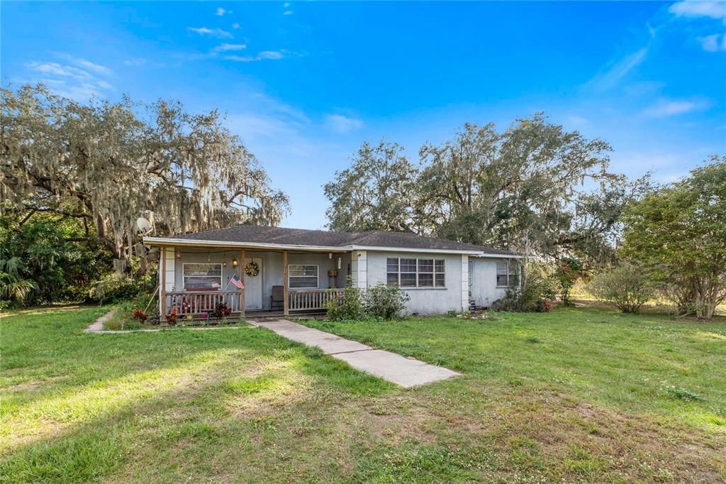 Recently Sold: $375,000 (3 beds, 2 baths, 1144 Square Feet)