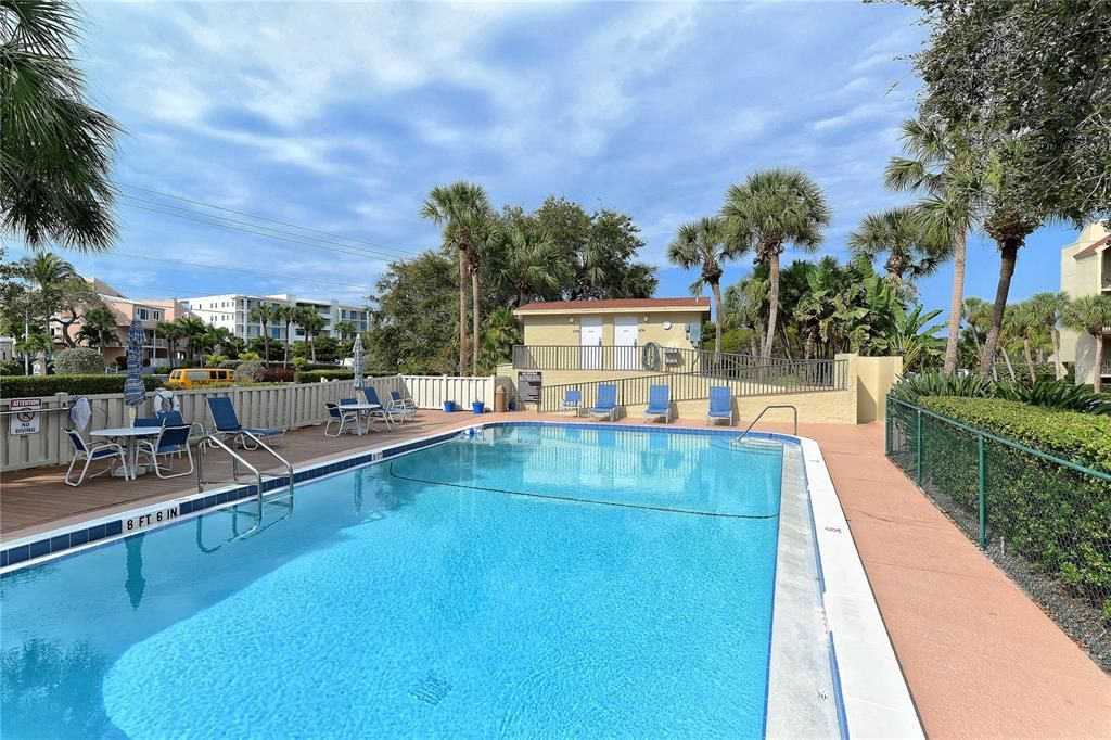 Recently Sold: $566,000 (2 beds, 2 baths, 1312 Square Feet)