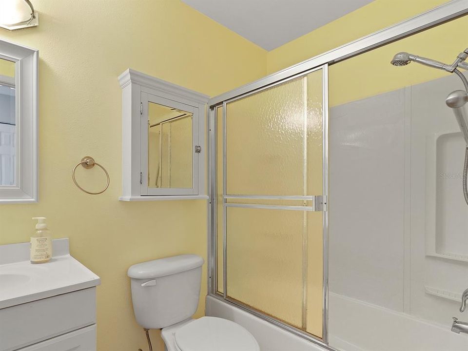 最近售出: $248,000 (3 贝兹, 2 浴室, 1554 平方英尺)