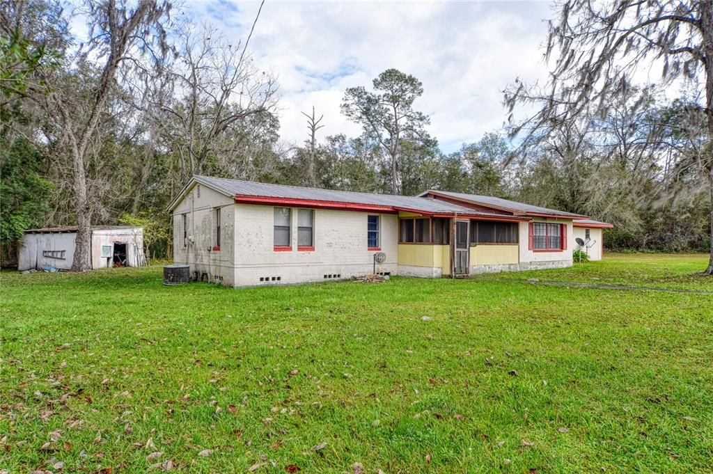 Recently Sold: $89,900 (3 beds, 2 baths, 1538 Square Feet)