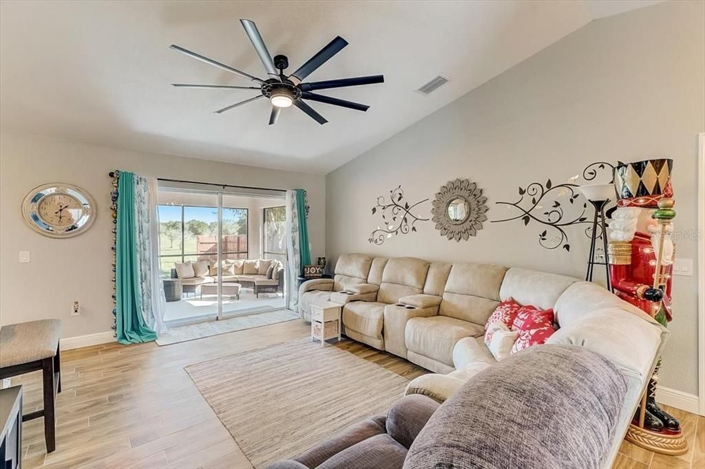 Recently Sold: $530,000 (3 beds, 2 baths, 1500 Square Feet)