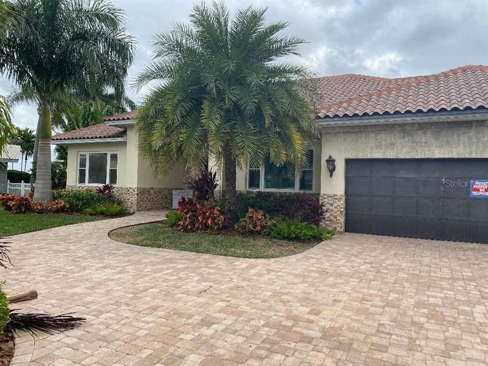 Recently Sold: $2,250,000 (3 beds, 3 baths, 2819 Square Feet)