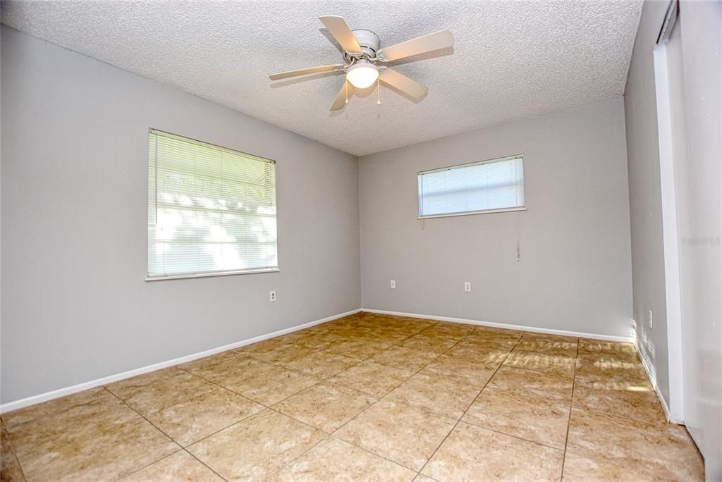 Recently Sold: $135,000 (2 beds, 1 baths, 728 Square Feet)