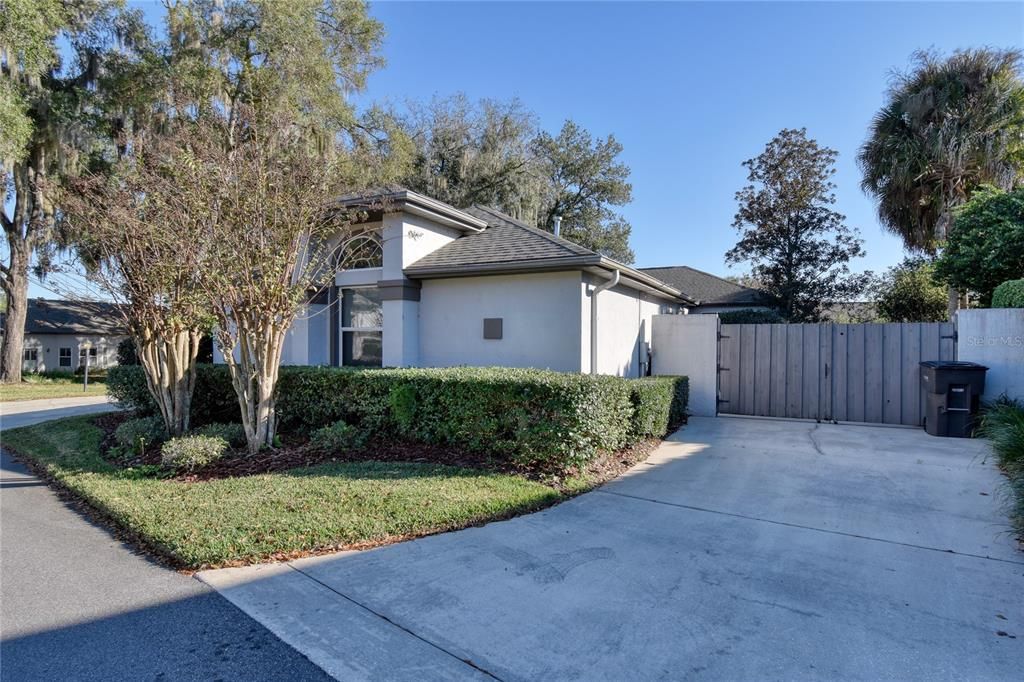 Recently Sold: $349,000 (3 beds, 2 baths, 2538 Square Feet)