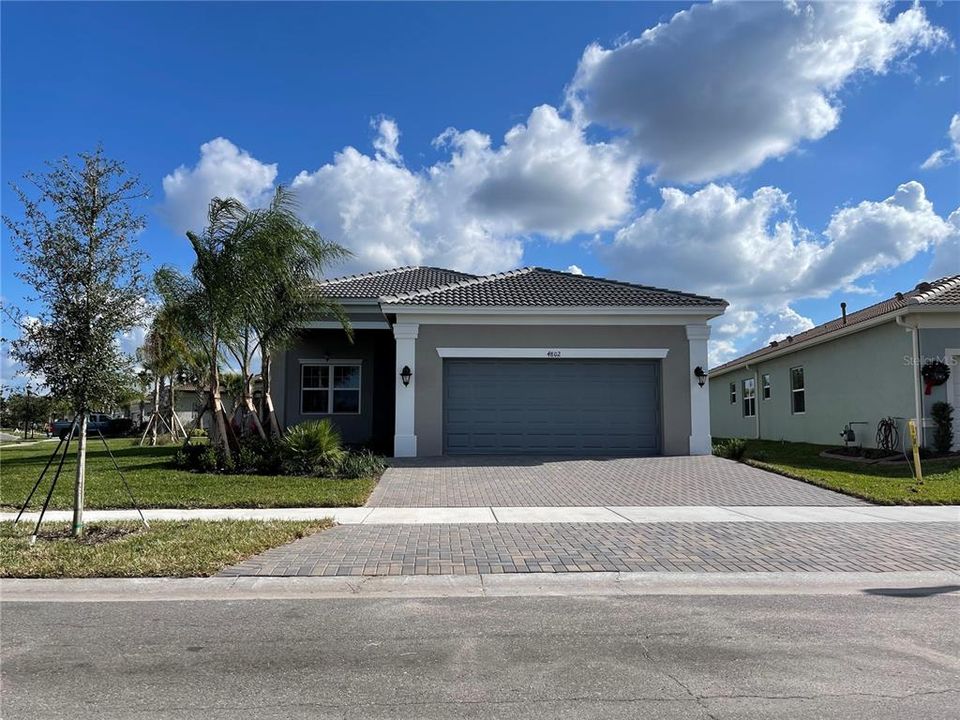 Recently Sold: $422,330 (3 beds, 2 baths, 2000 Square Feet)