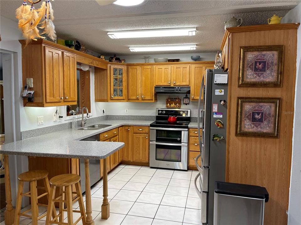 Recently Sold: $400,000 (2 beds, 2 baths, 944 Square Feet)