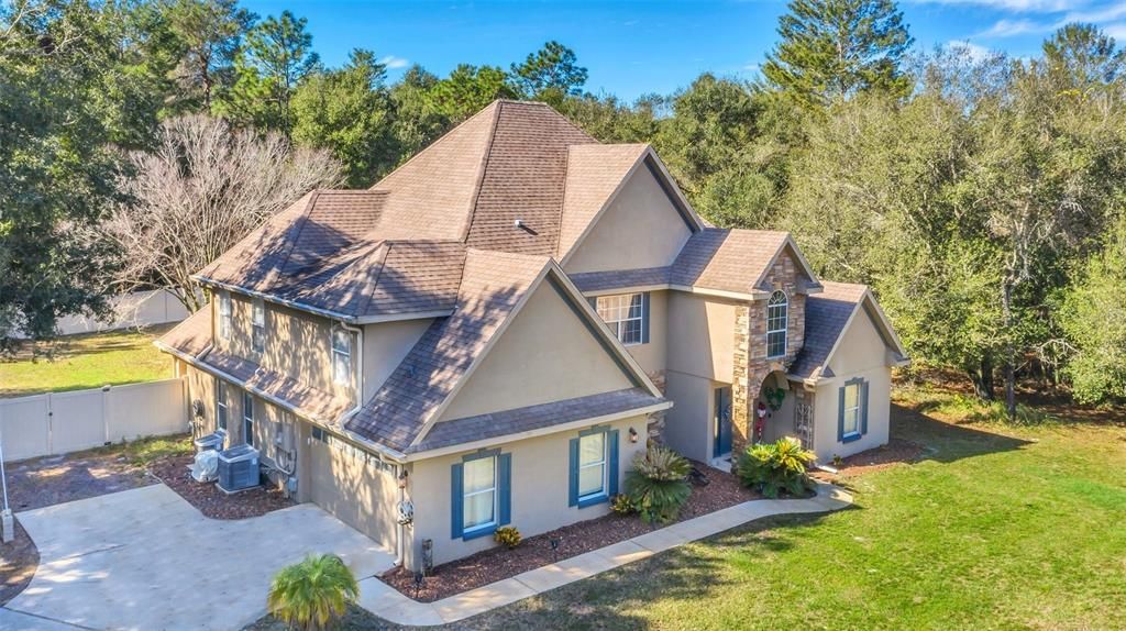 Recently Sold: $699,000 (5 beds, 4 baths, 2992 Square Feet)