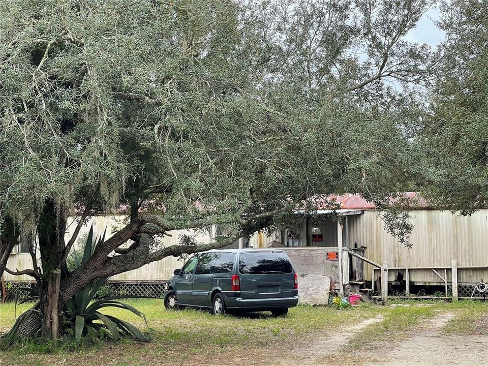 Recently Sold: $105,000 (3 beds, 2 baths, 924 Square Feet)